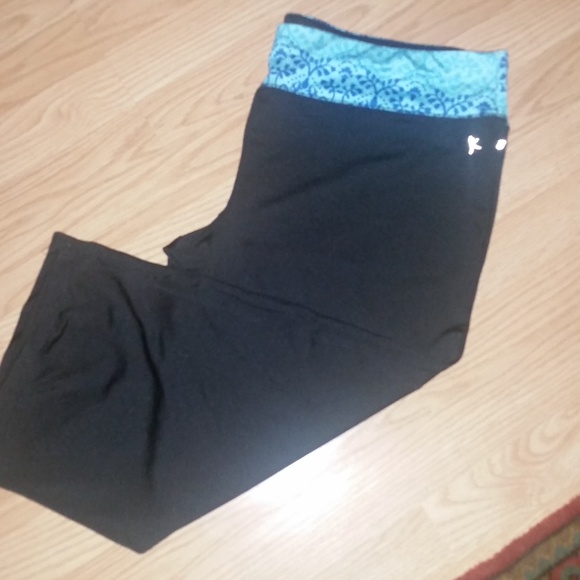 Danskin Now Pants & Jumpsuits | 3 For 5 Danskin Capri Yoga Pants Size